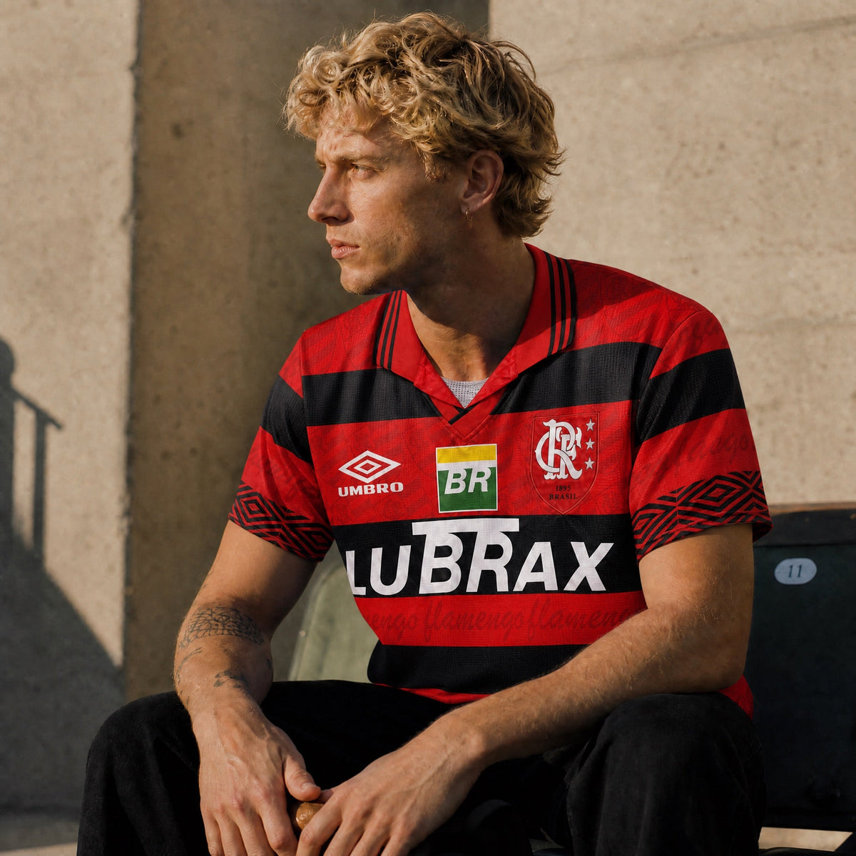 Dettaglio frontale Flamengo jersey home 1995/96 con colletto classico