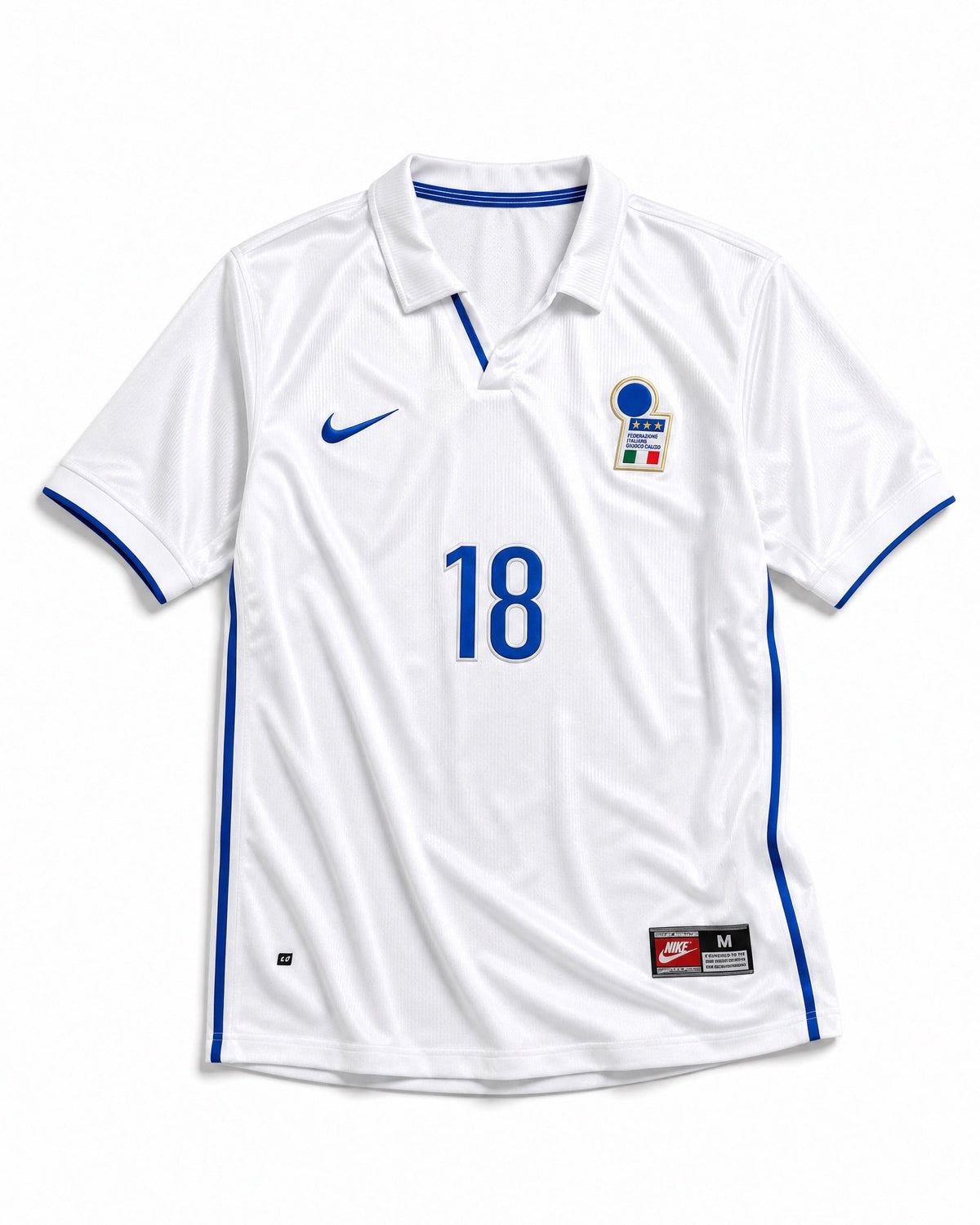 Roberto Baggio esulta con la maglia bianca della Nazionale a Francia '98.