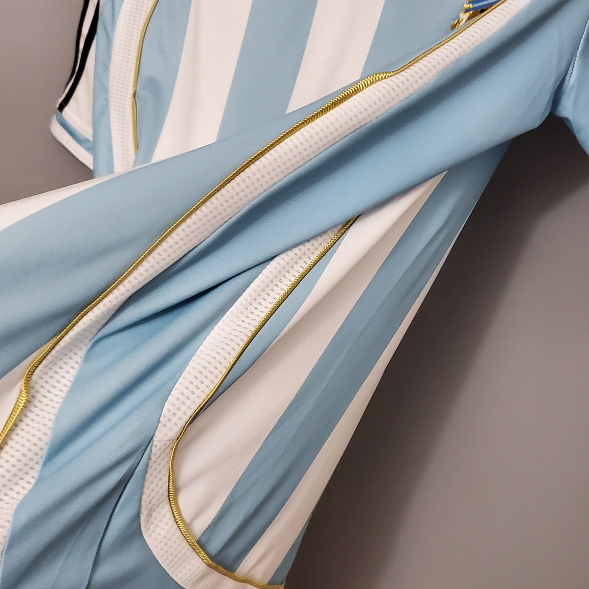 Tessuto e finiture maglia Argentina 2006 Adidas