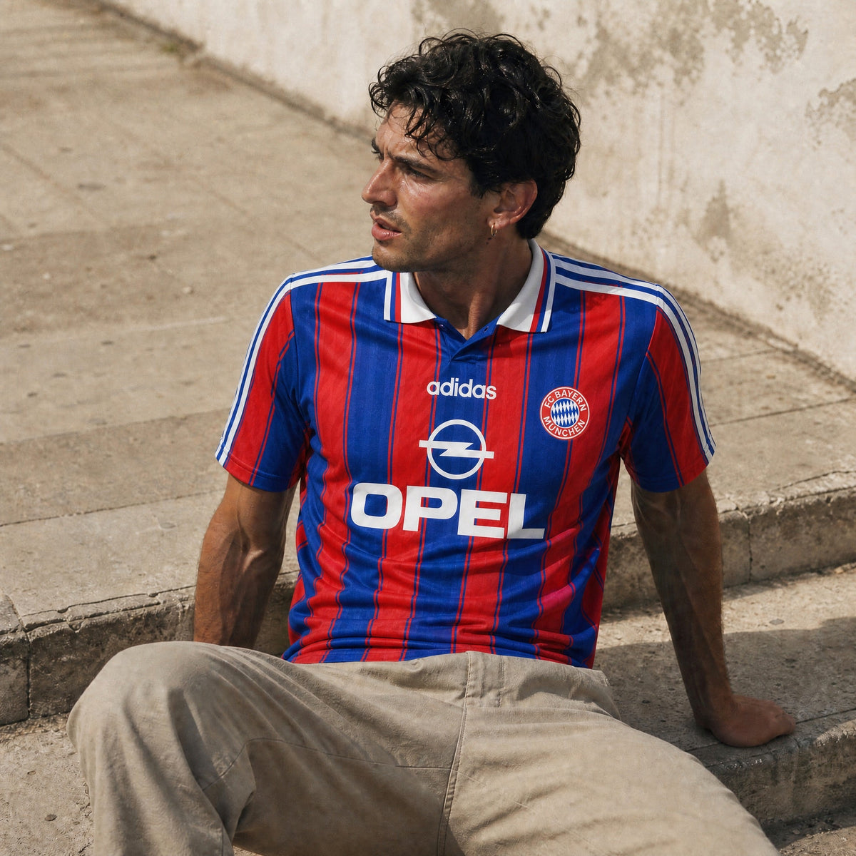 Retro maglia Bayern Monaco 1995/96 stile calcio vintage
