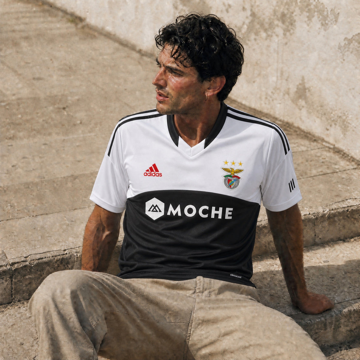 Vista frontale maglia SL Benfica 2013/14 away black white con logo Adidas
