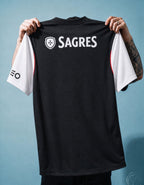 Dettaglio stemma Benfica e sponsor Moche su maglia away 2013/14
