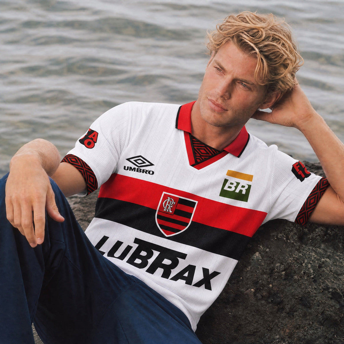 Dettaglio stemma commemorativo Flamengo away jersey 1995 edizione limitata
