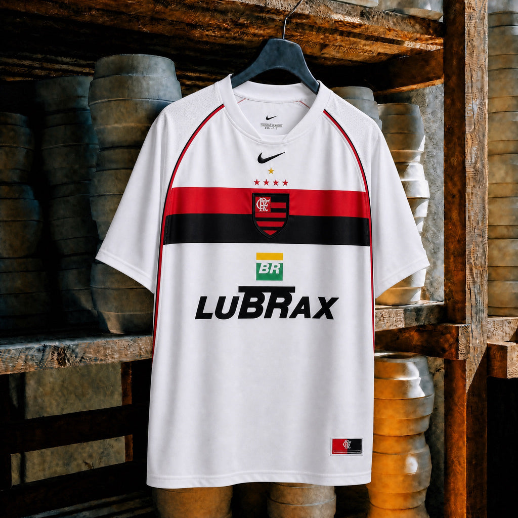 Flamengo shirt away 2002/03 con dettagli rossi e neri
