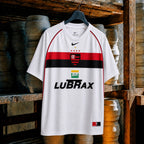 Flamengo shirt away 2002/03 con dettagli rossi e neri
