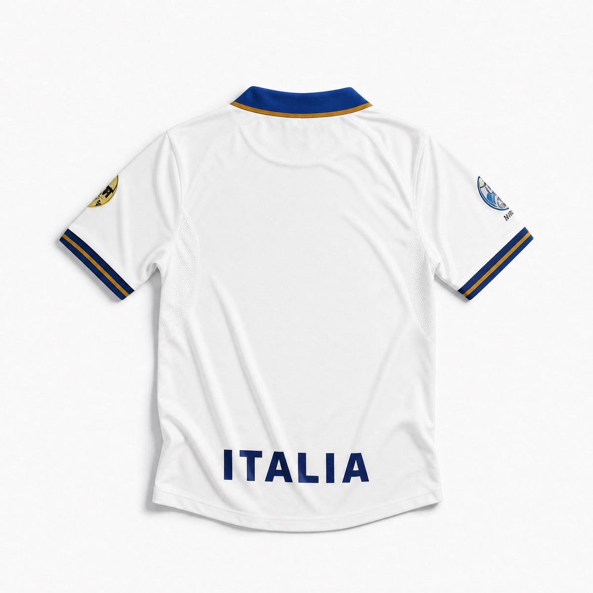 Retro maglia bianca Italia 1996 Baggio numero 18 blu con font ufficiale.