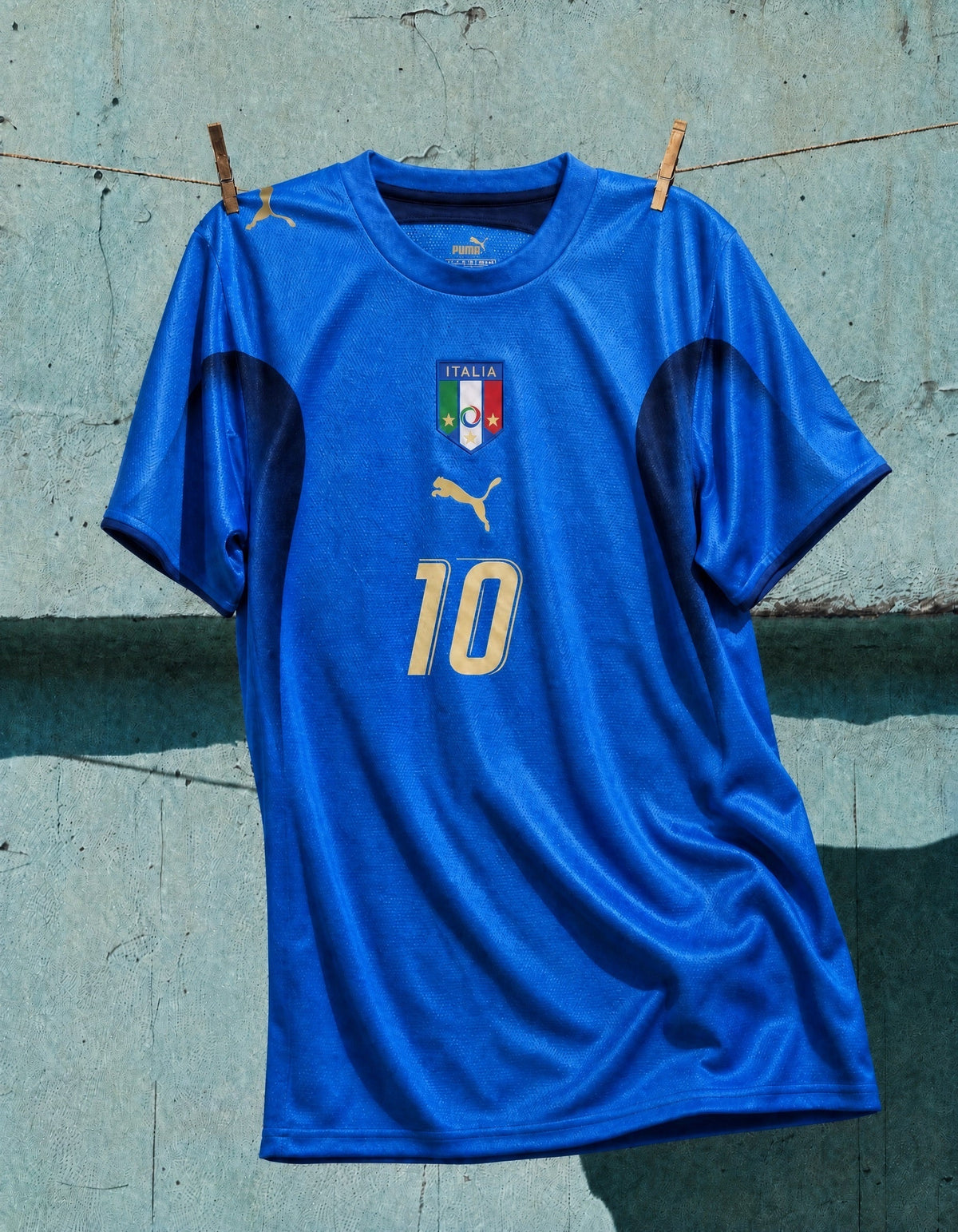 Dettaglio stemma FWC su maglia 2006 home