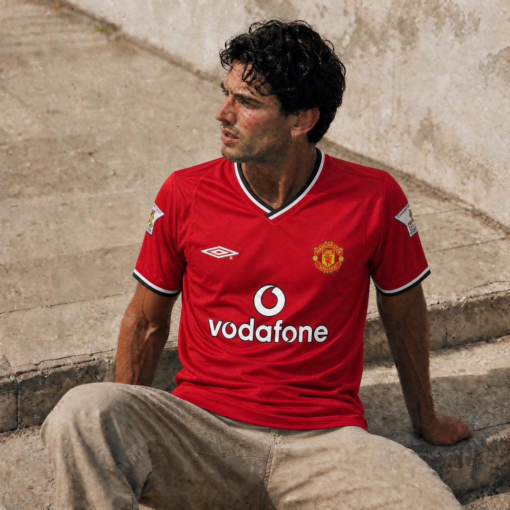 David Beckham con maglia Manchester United Home 2001/02 durante la stagione