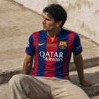 Tifoso che indossa maglia Barcellona home finale UCL 2014/15 taglio classico