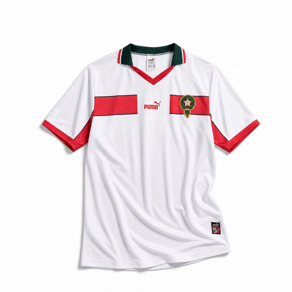 Marocco Maglia Away 1998 World Cup bianca con dettagli rossi e verdi vista frontale.