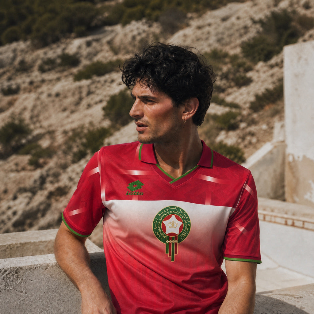 Modello che indossa la Maglia Home Marocco 1994 World Cup.