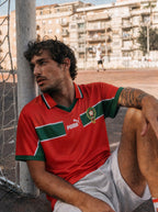 Modello che indossa la Maglia Third Marocco 1998 World Cup con design storico.