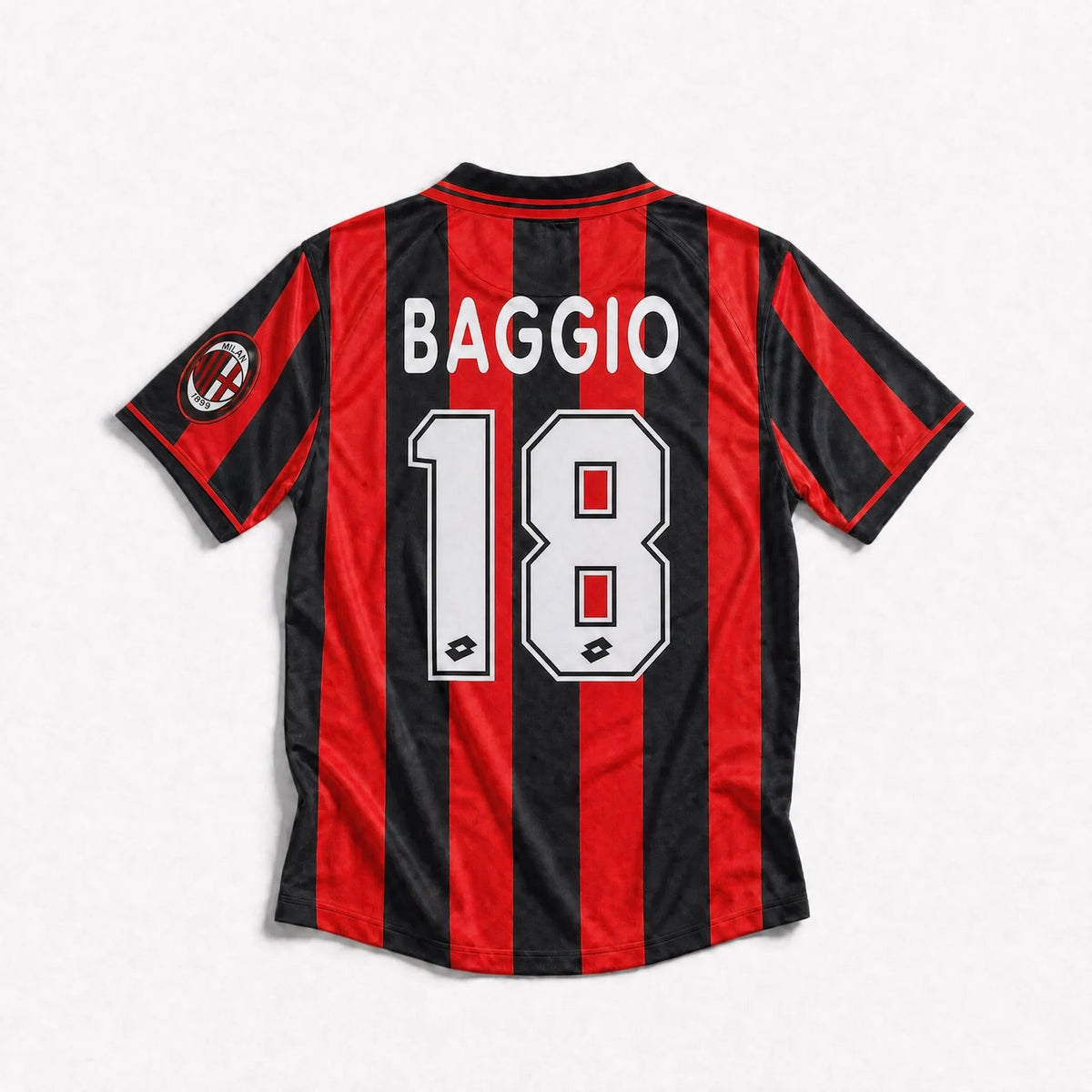 Giocatore Milan stagione 1996/97 con storica maglia home rossonera