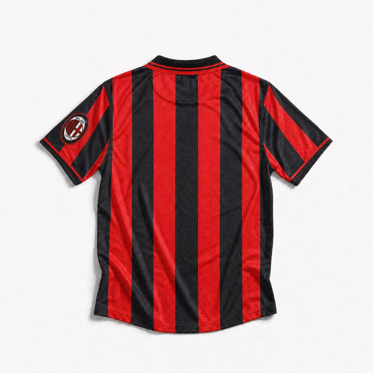 Colletto classico maglia Milan anni 90 design retro calcio italiano